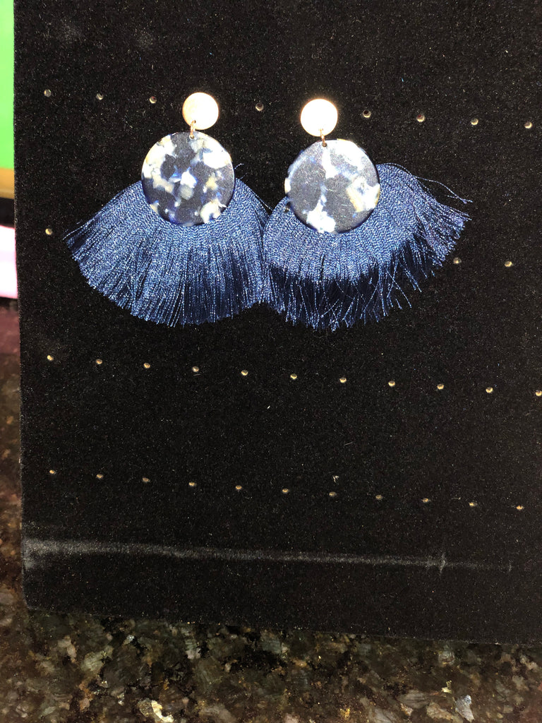 Mini Acrylic Circle Trimmed Tassel